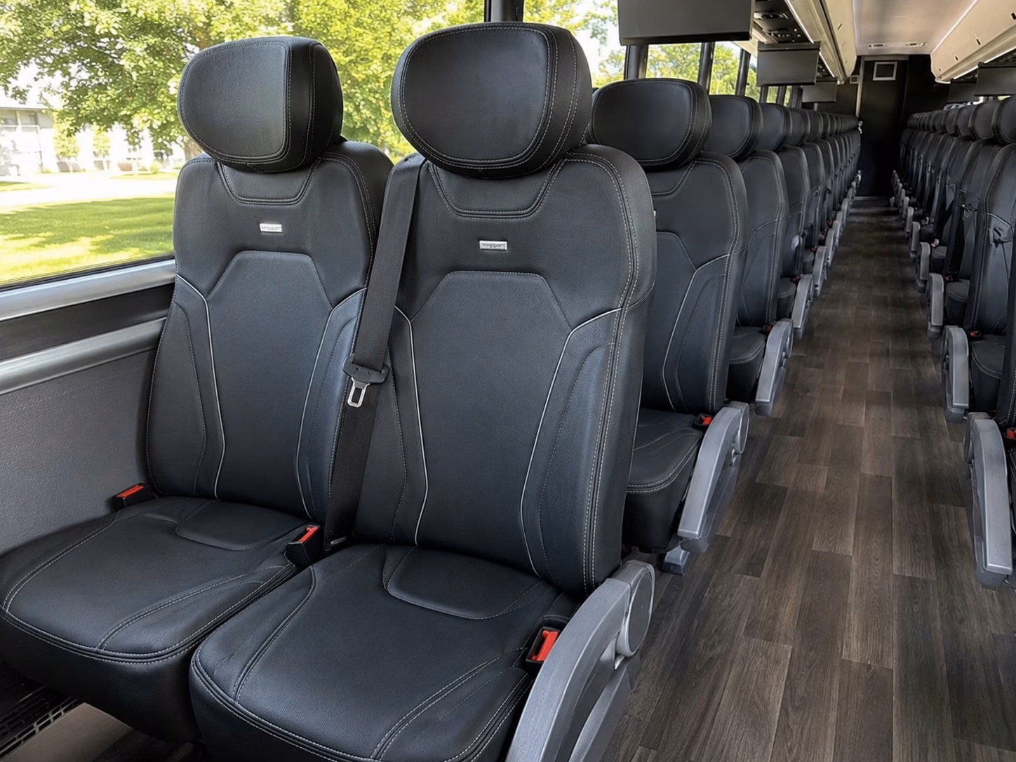 hotel shuttle bus service for shreveport wedding guests