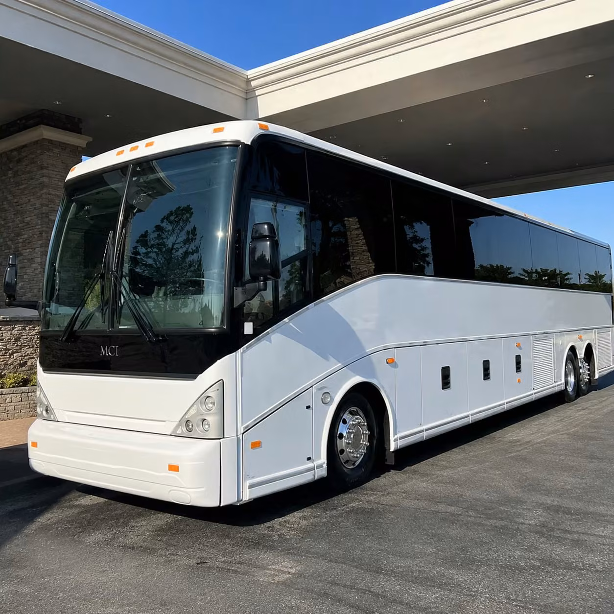 wedding groups and event guests flying into shv need reliable shuttles